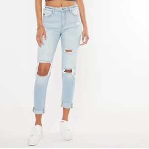 KanCan Greer Ultra High Rise Mom Jeans Women’s Size 11/29 Blue Light Wash Denim